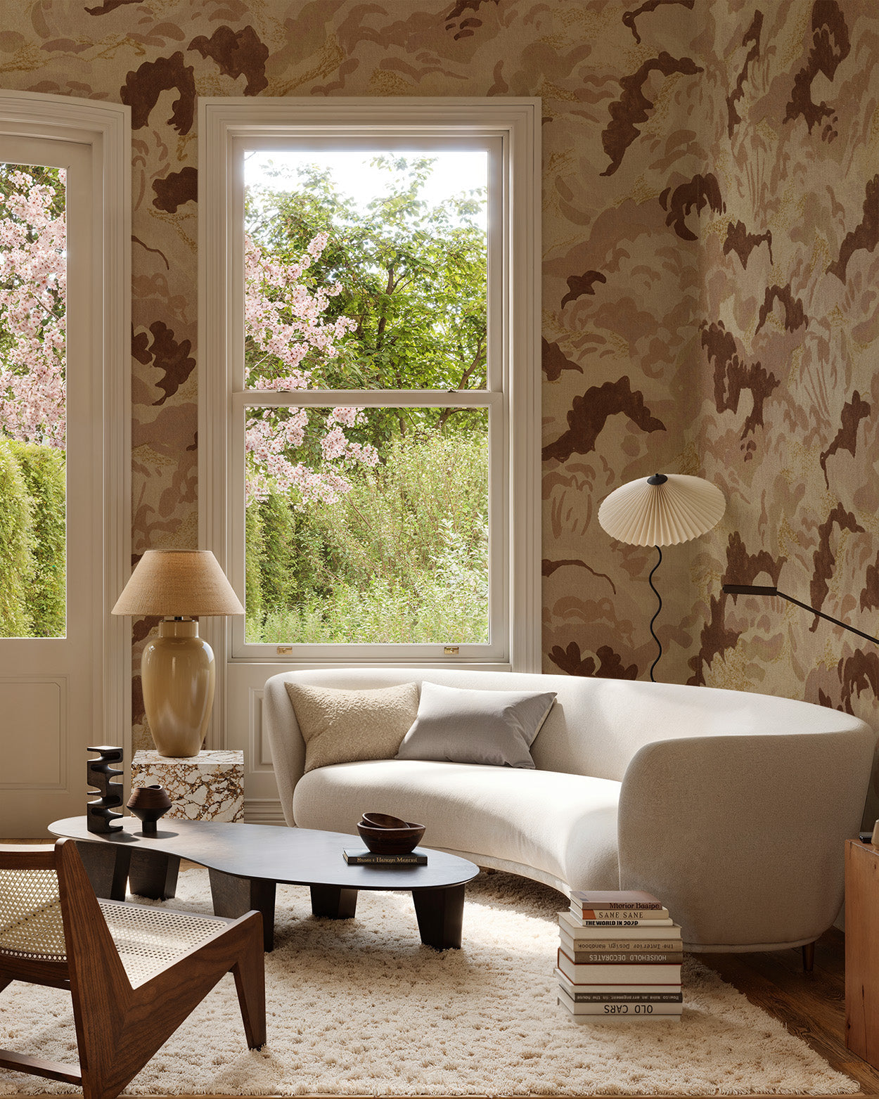 The Art of Midimalism: Finding Soft Balance Through Wall Murals ...