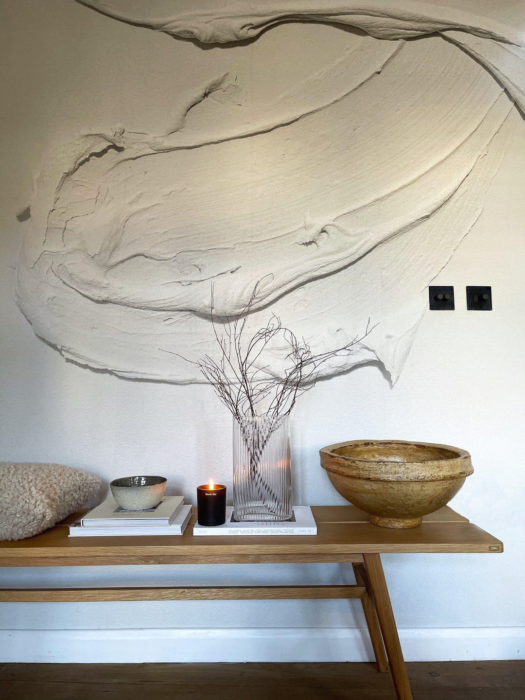 Japandi Wallpaper Design | Plaster Art | belarteSTUDIO